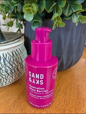 SAND & SKY Australian Glow Berries Intense Glow Moisturiser